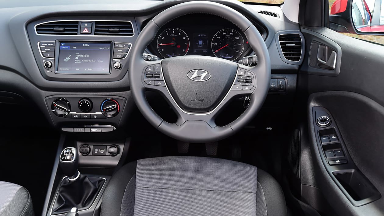 Hyundai I20 Interior Satnav Dashboard Options Auto Express Hyundai I20 Interior Satnav Dashboard Options Auto Express
